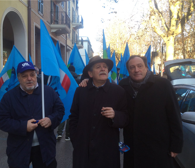 Il Segretario Confederale Domenico Proietti al corteo di Ancona