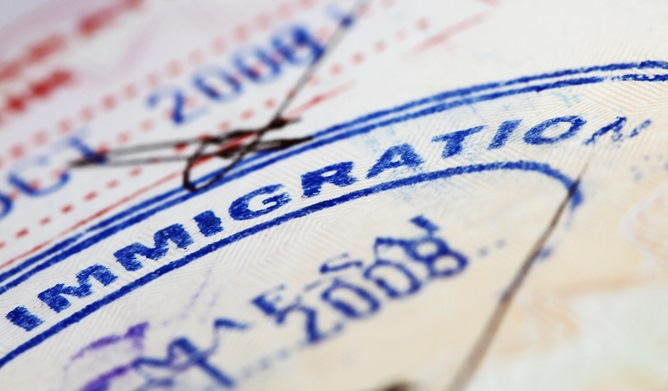 immigrazione3_AdobeStock_26297763.jpg